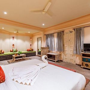 King Room Garden View